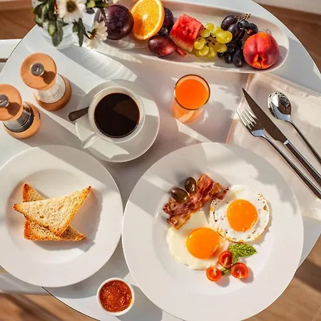 Otel Amare Shëngjin